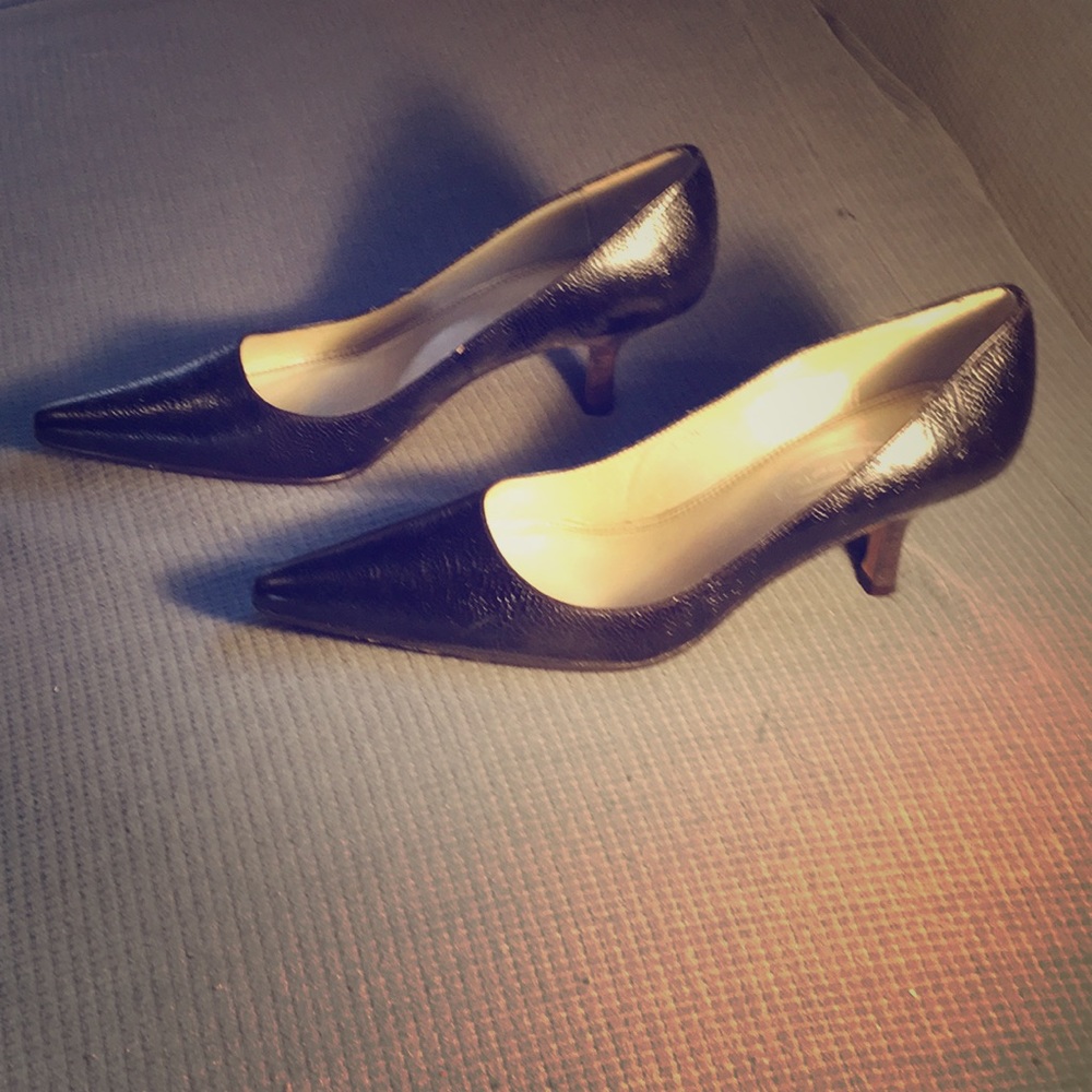Black Embossed Leather Pump
